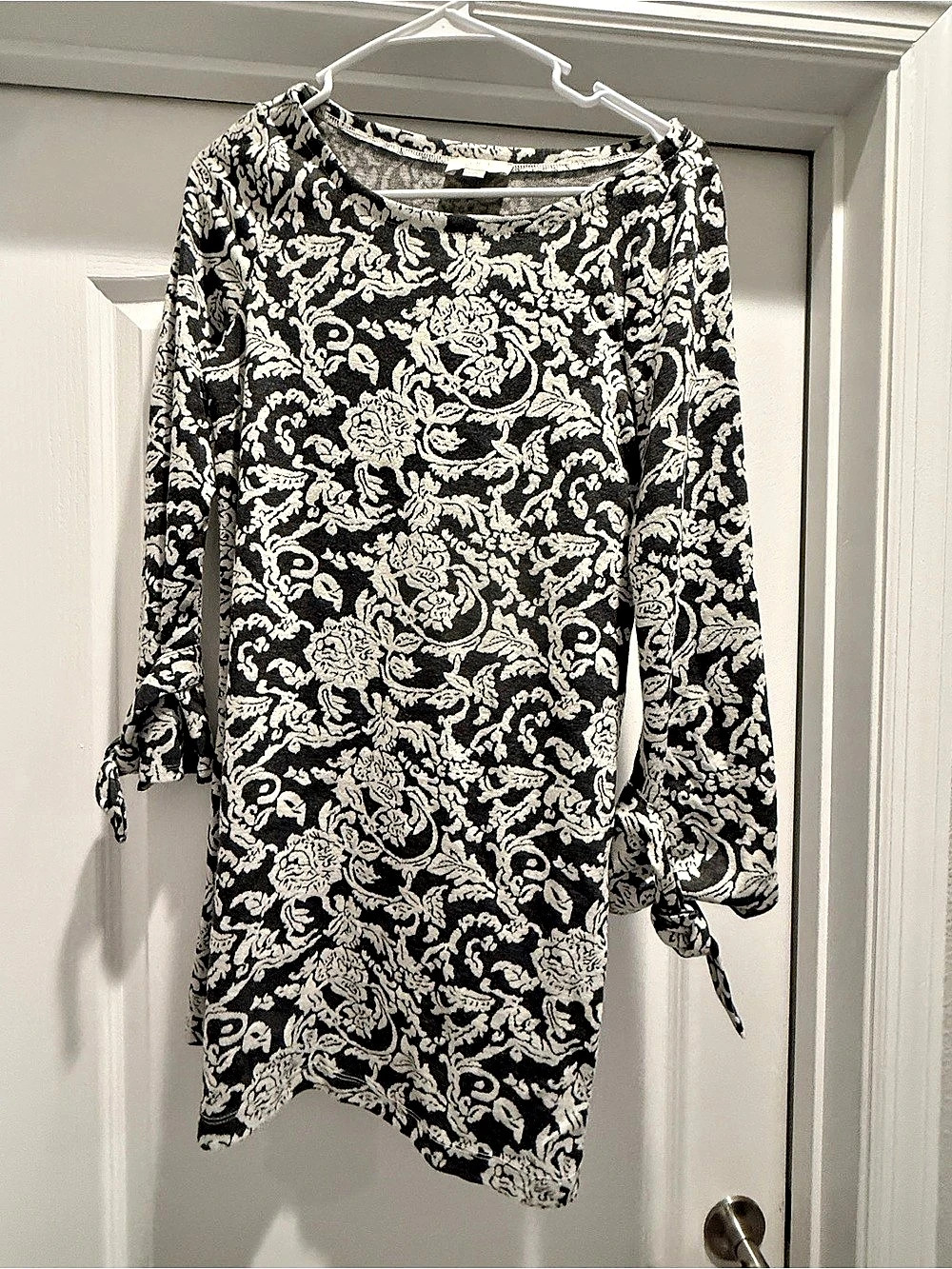 LOFT Floral Mini Dress in Black & White Size Medium